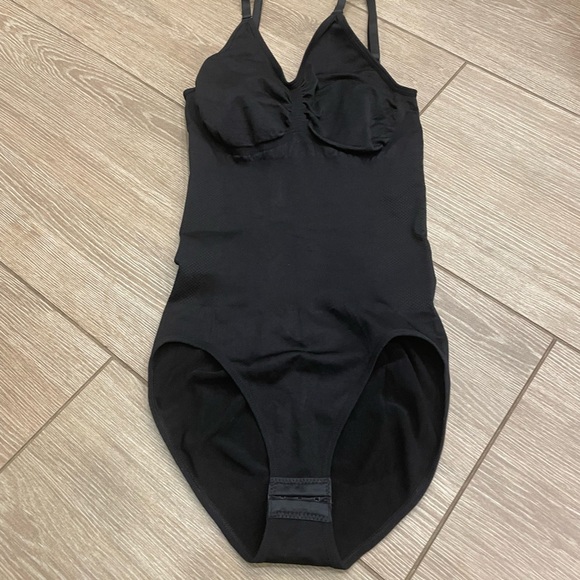 Luxmery Sculpting Shapewear Bodysuit - size XS/S - Picture 3 of 16